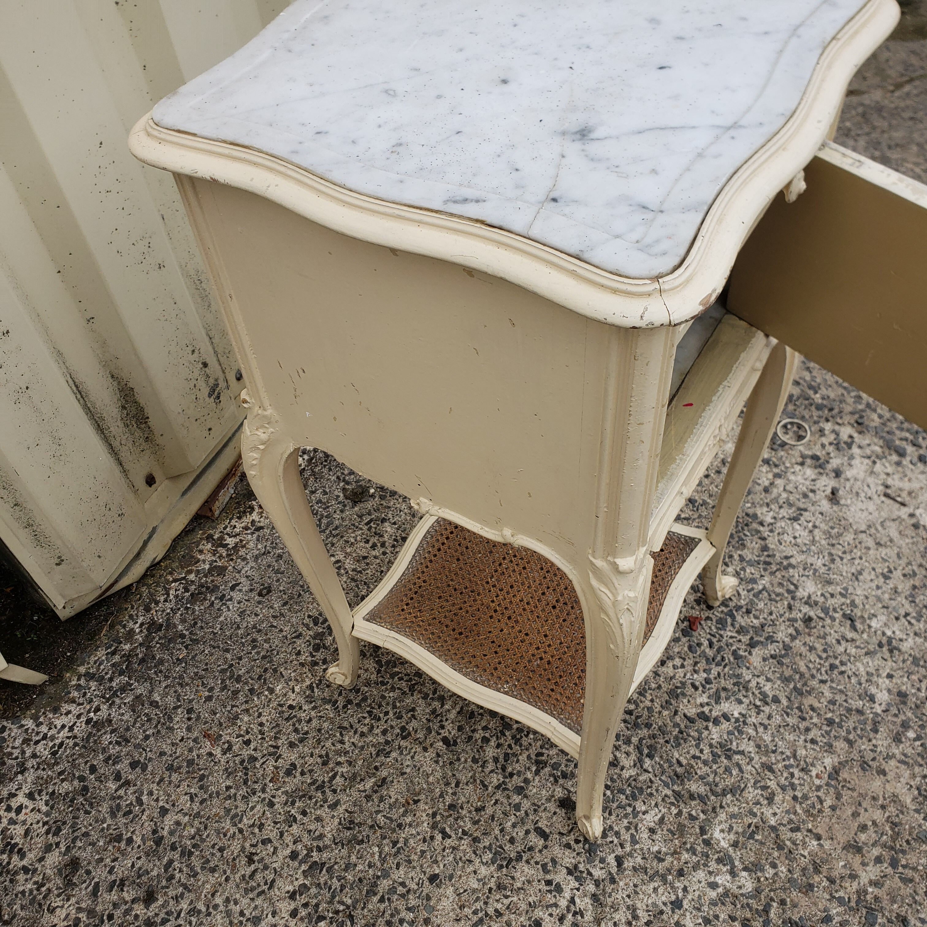 Table de chevet cannage et marbre
