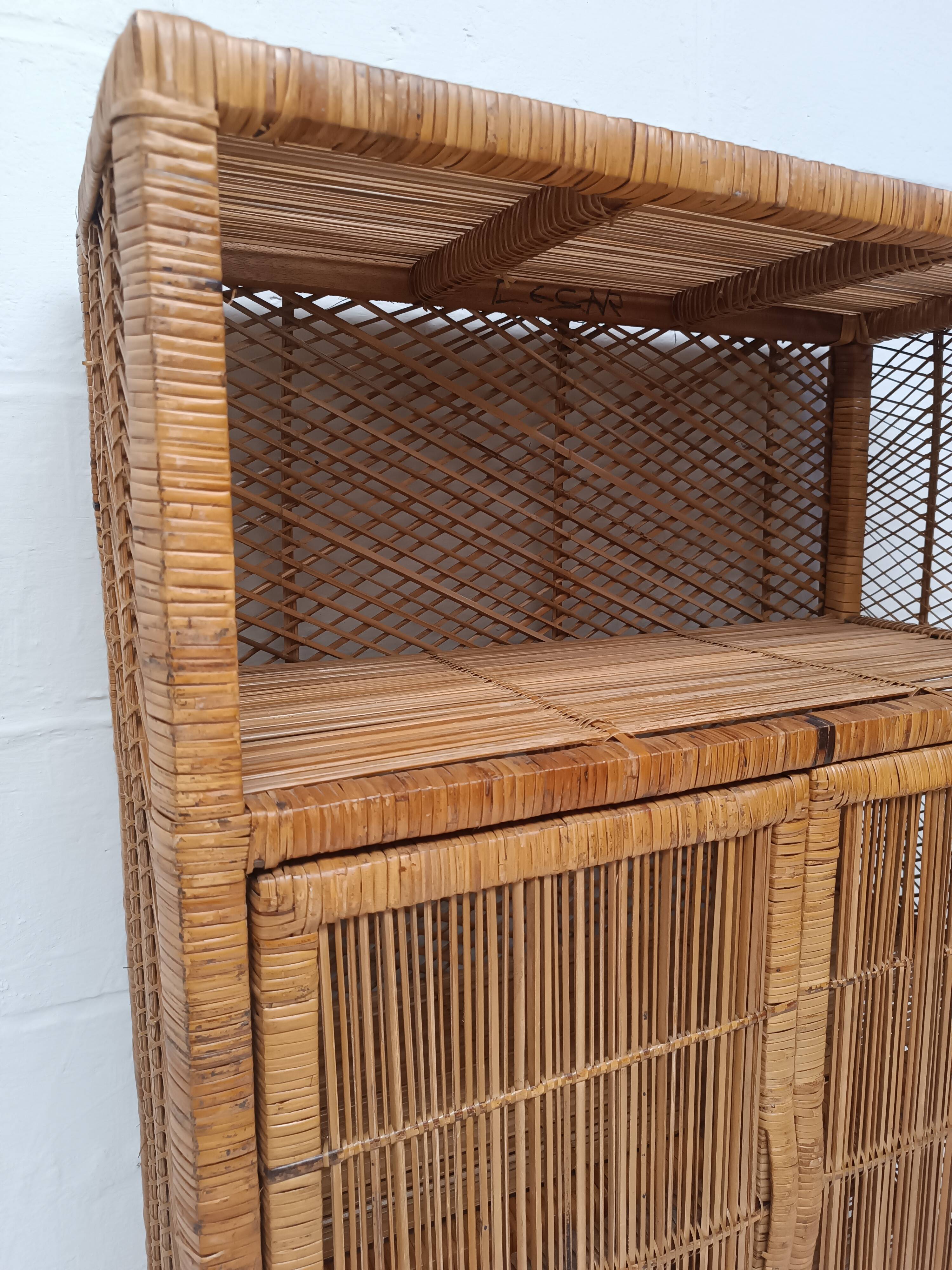 Buffet rotin vintage