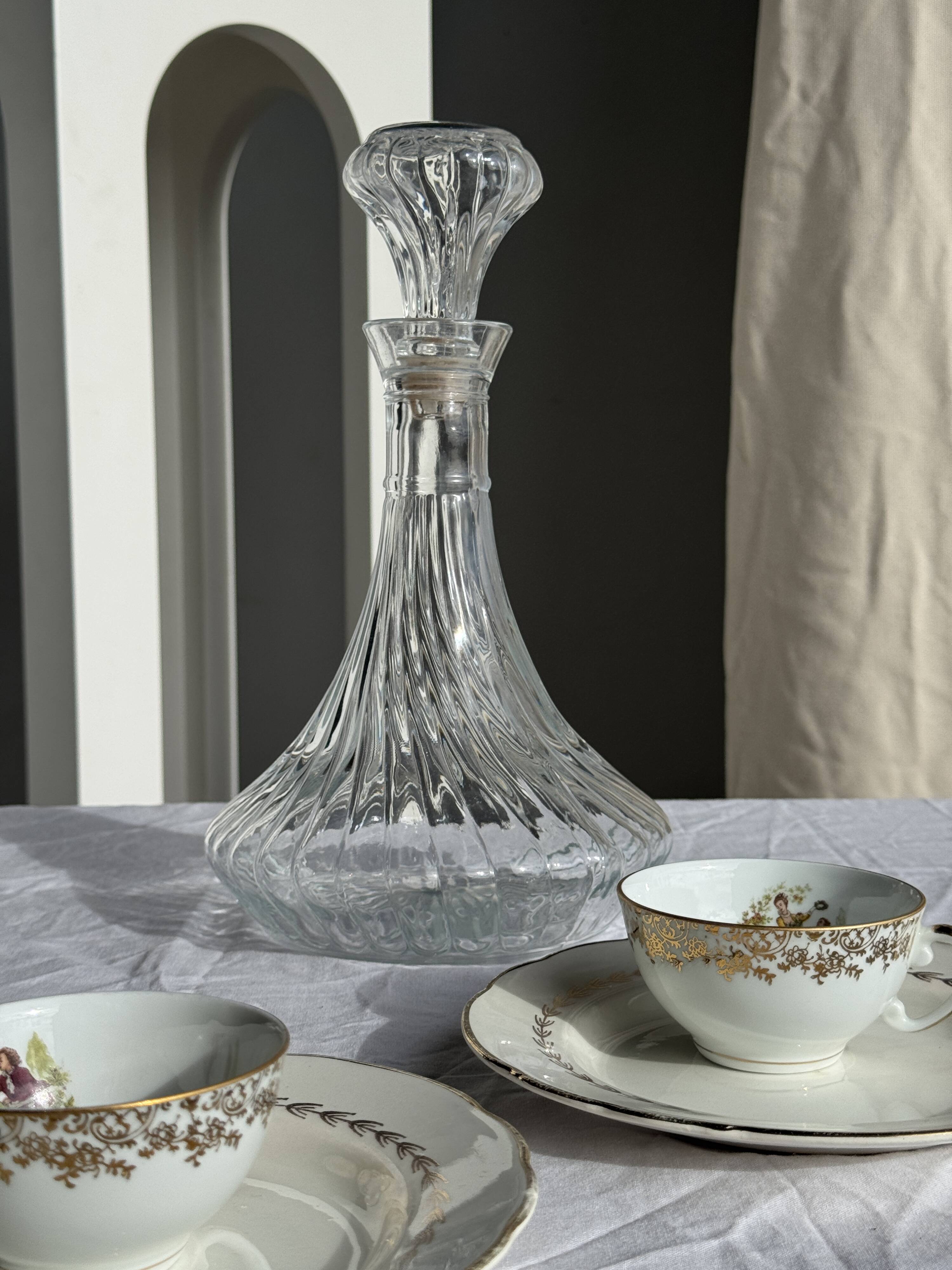 Vintage glass decanter in hot air balloon style H31 D18