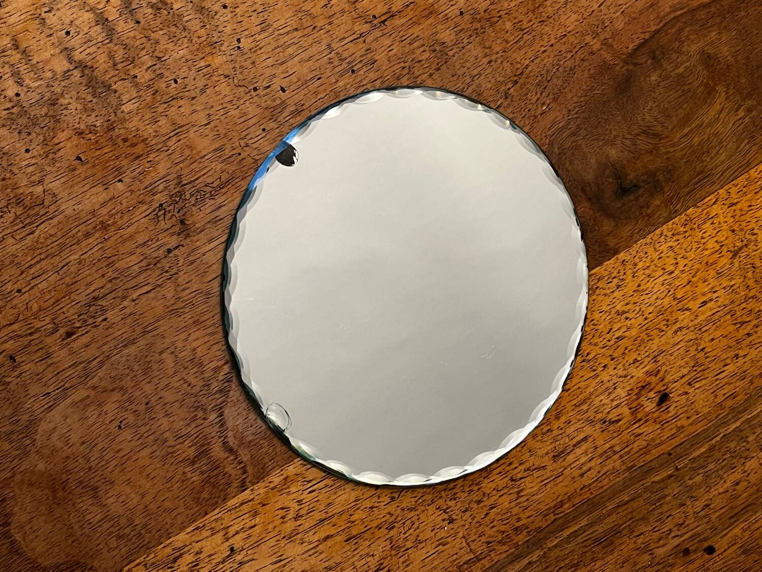 Small mirror tray