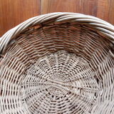 Woven wicker basket