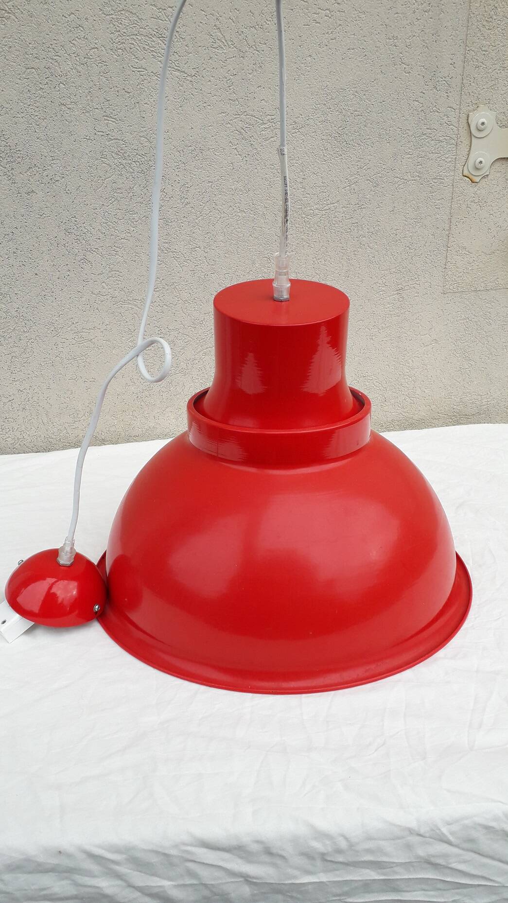 Red metal suspension