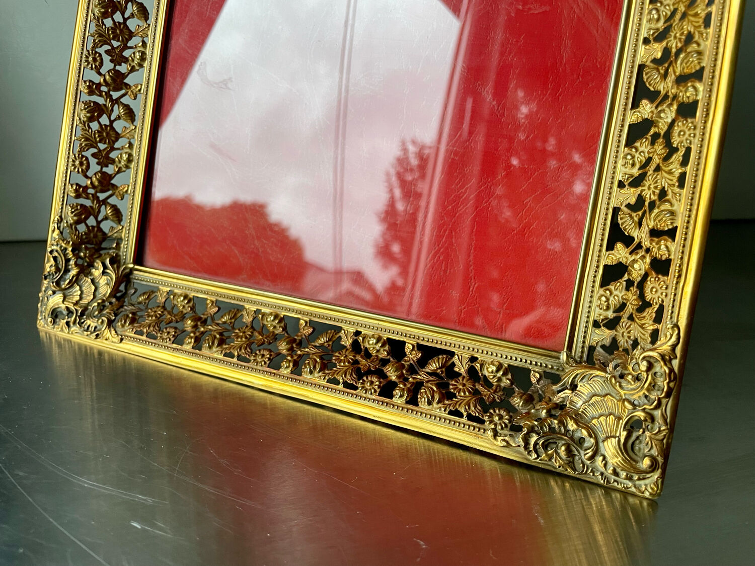 Antique xl metal frame in gold colored brass 29.5 cm x 23 cm convex glass