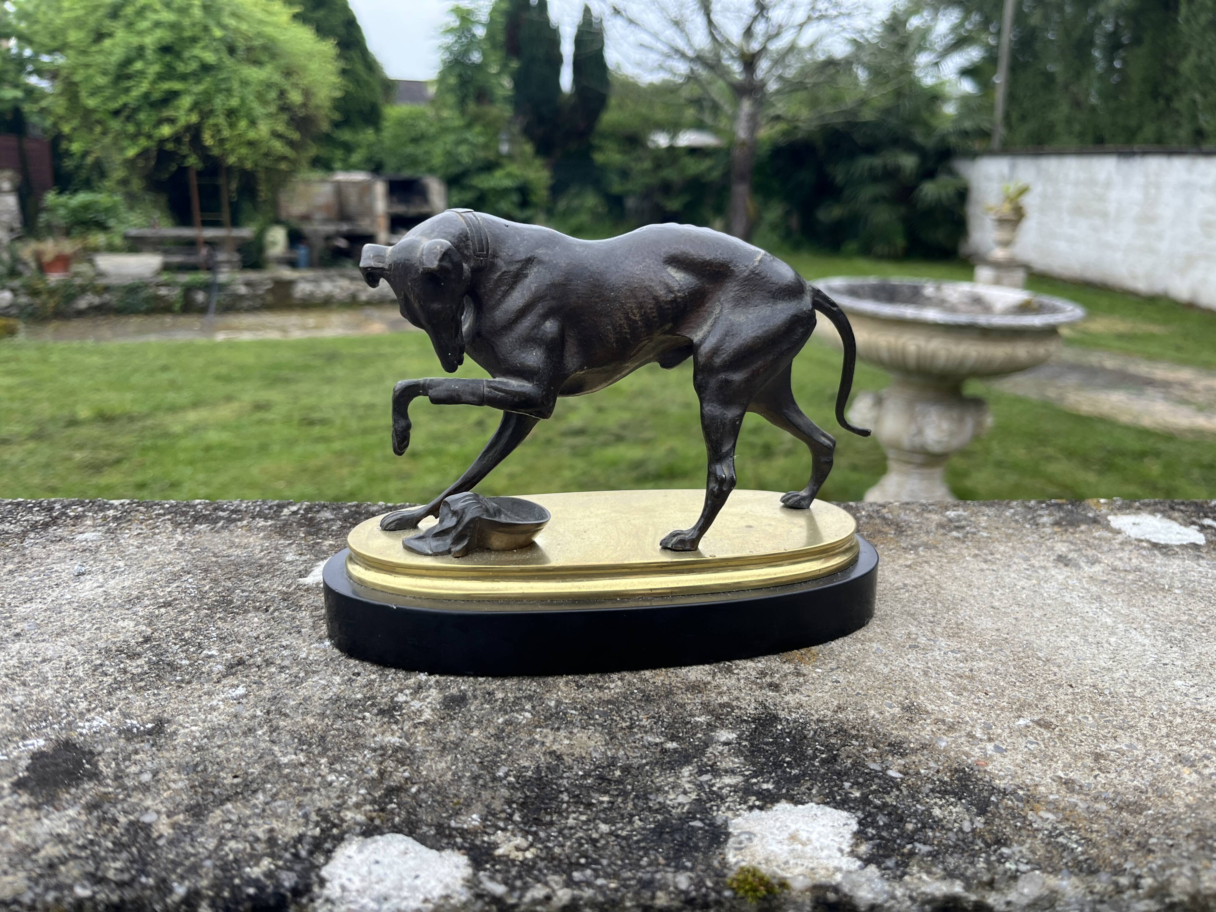 Bronze hunting dog and its prey – black marble base brass – s