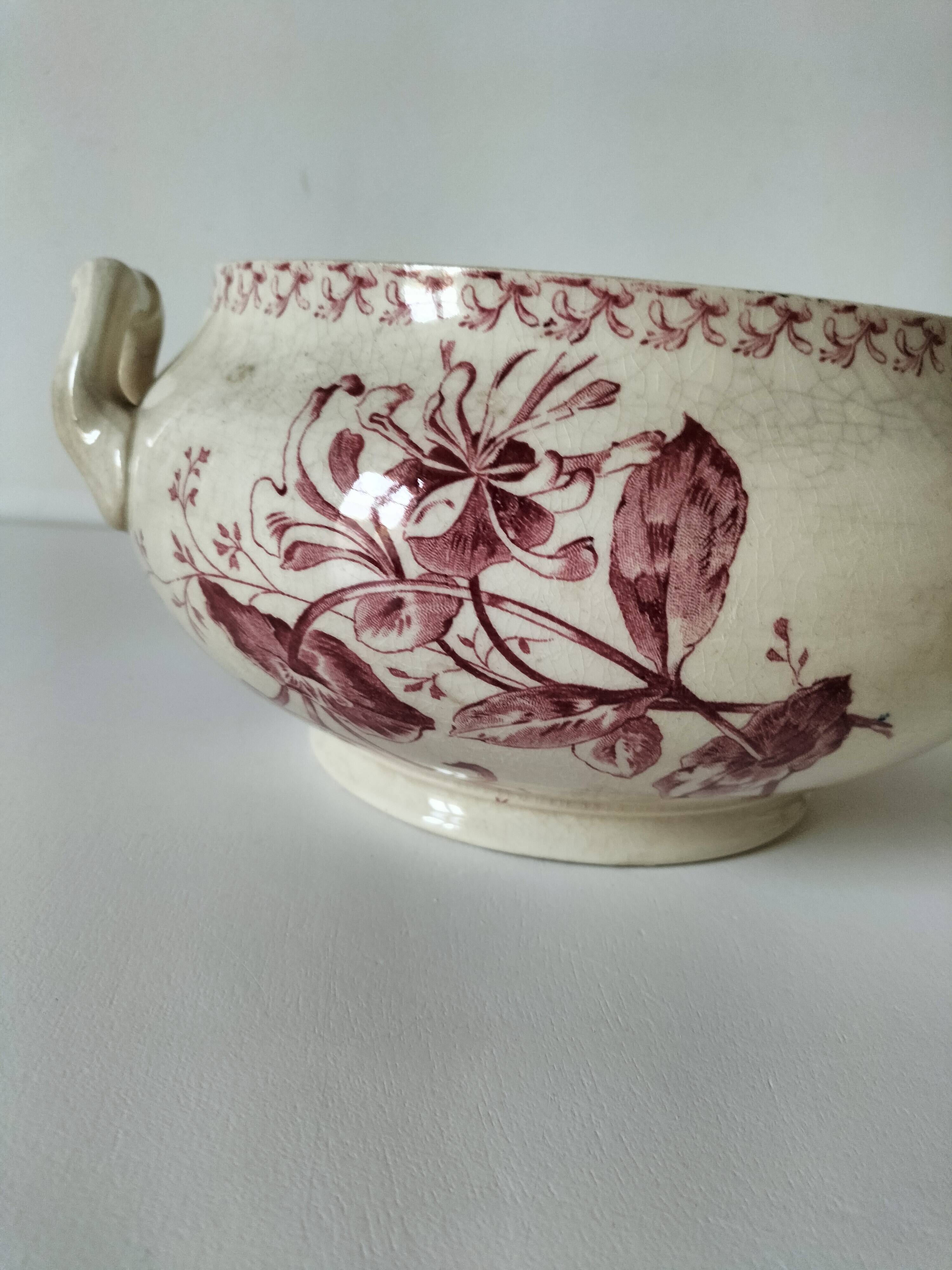 Large vegetable dish Gien model Honeysuckle Earth of Iron – 1886-1938