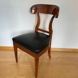 Biedermeier Shovel Chair in Walnut Veneer & Black Leather, Austria, 1820s