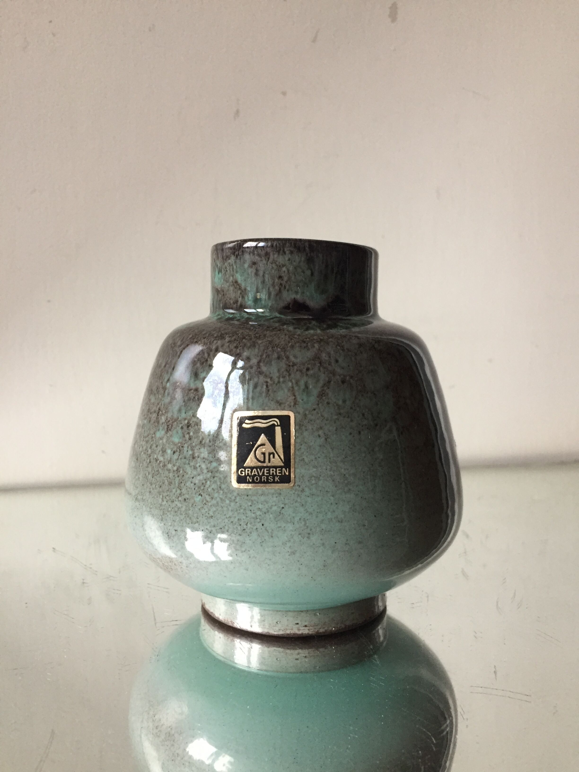 Vase scandinave en grès par Graveren Midcentury