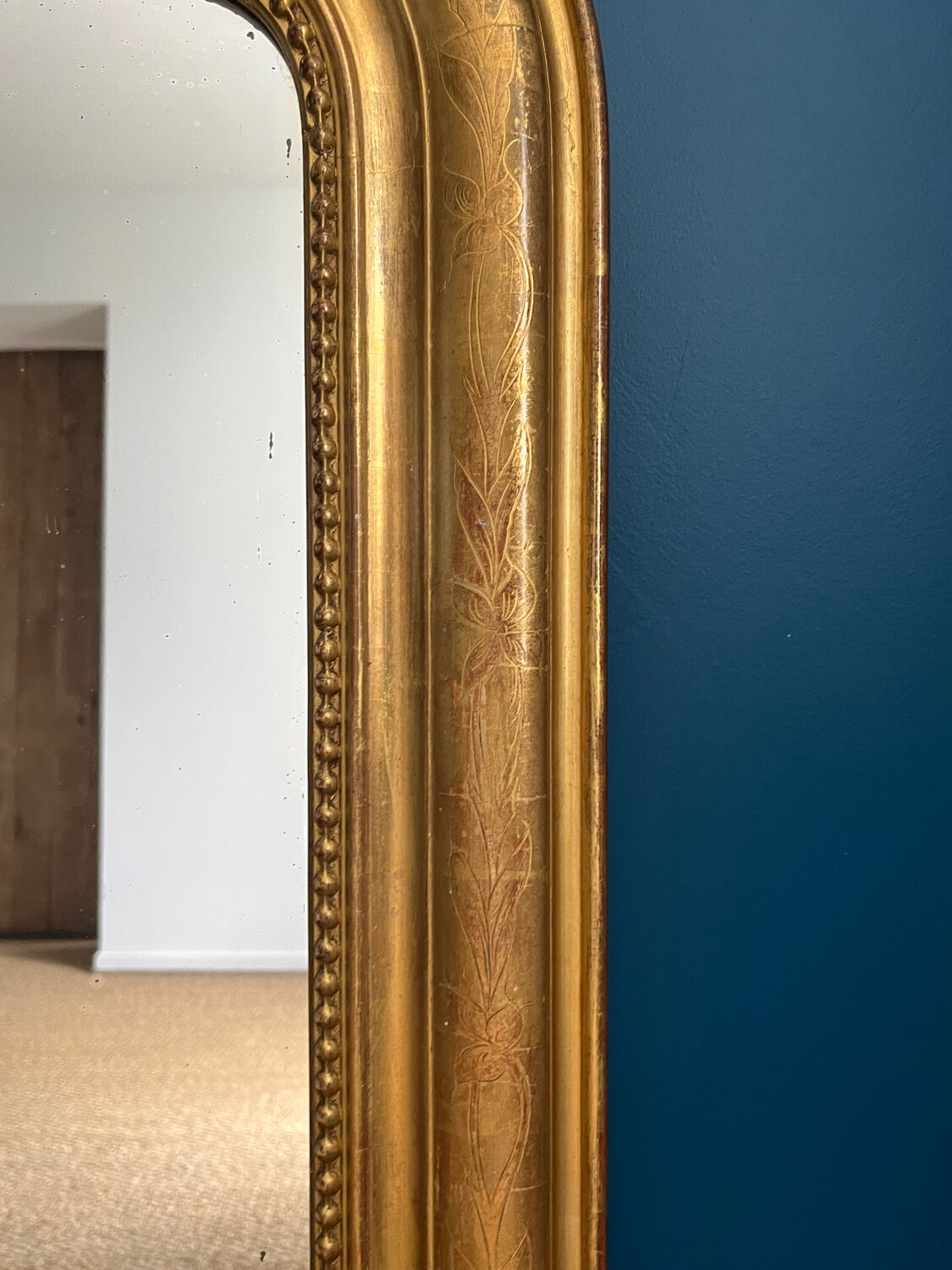 Antique mirror Louis-Philippe gilded with gold leaf 116,5cm/86cm