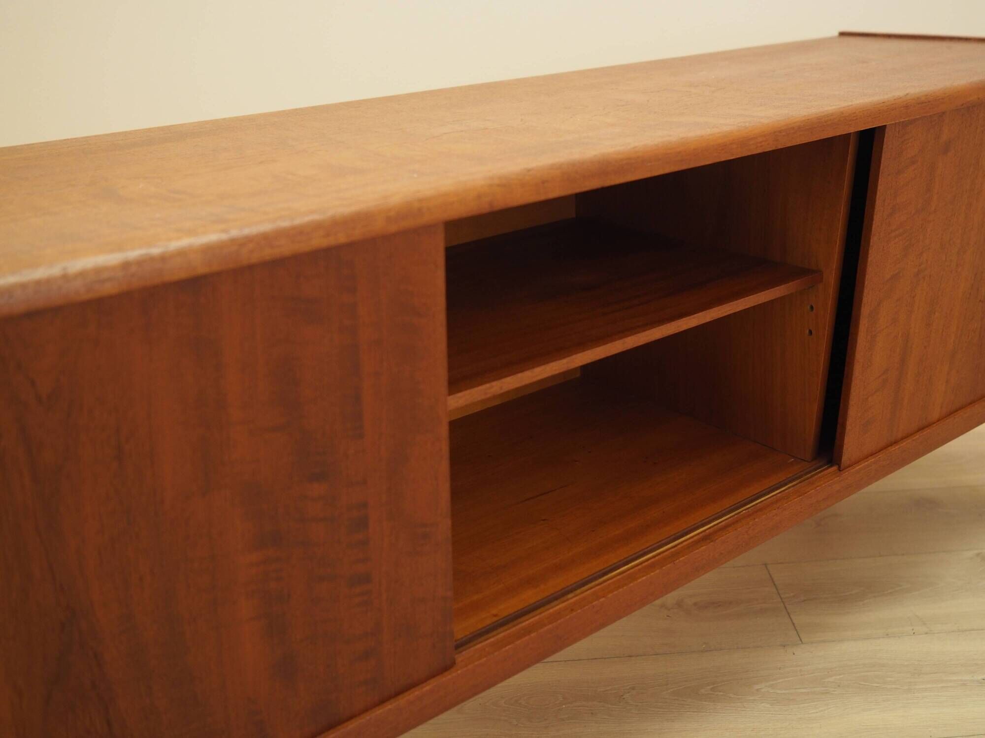 Danish teak sideboard 1970s with sliding doors