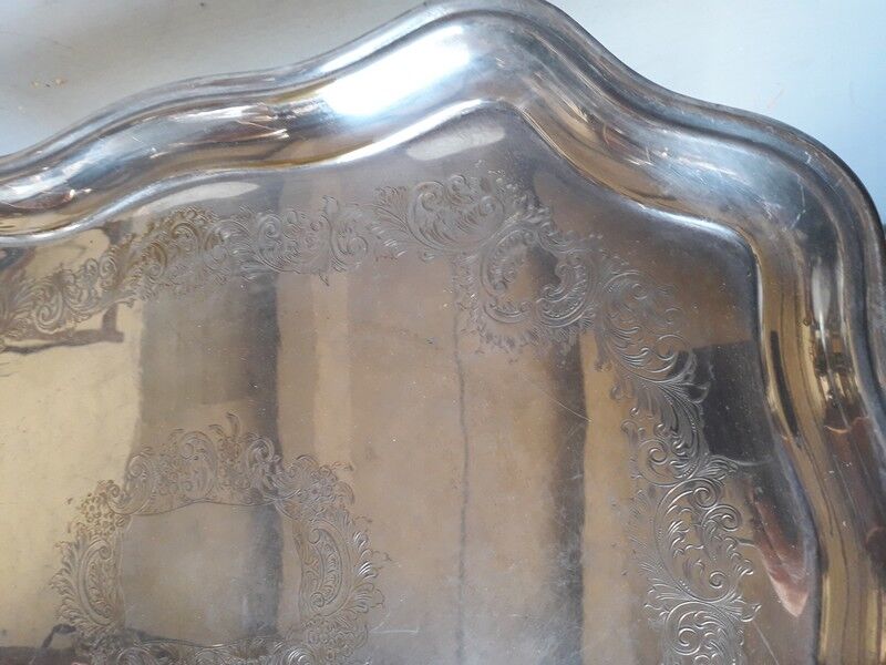 Tray in silver metal