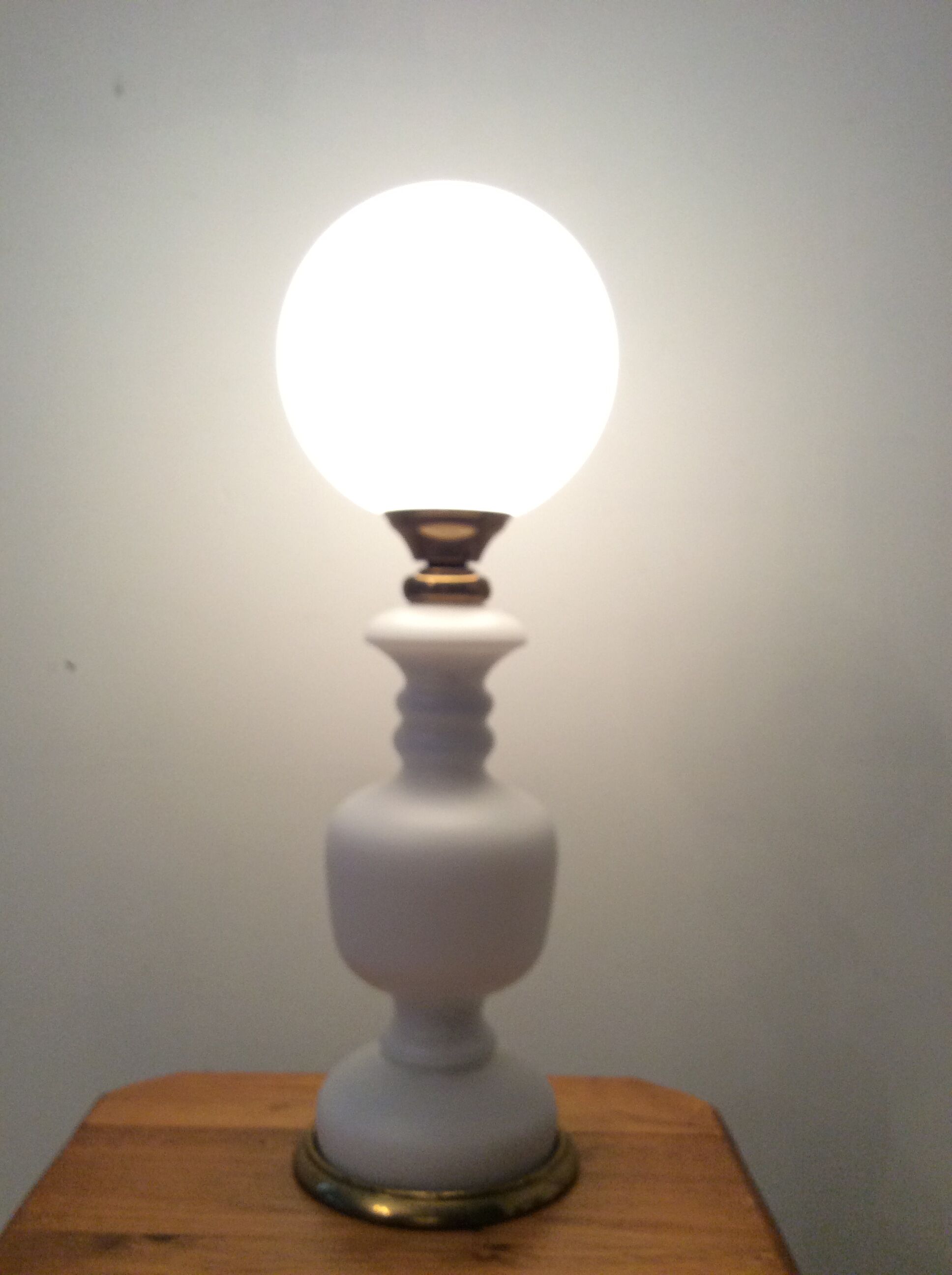 Vintage opaline and brass lamp 60/70