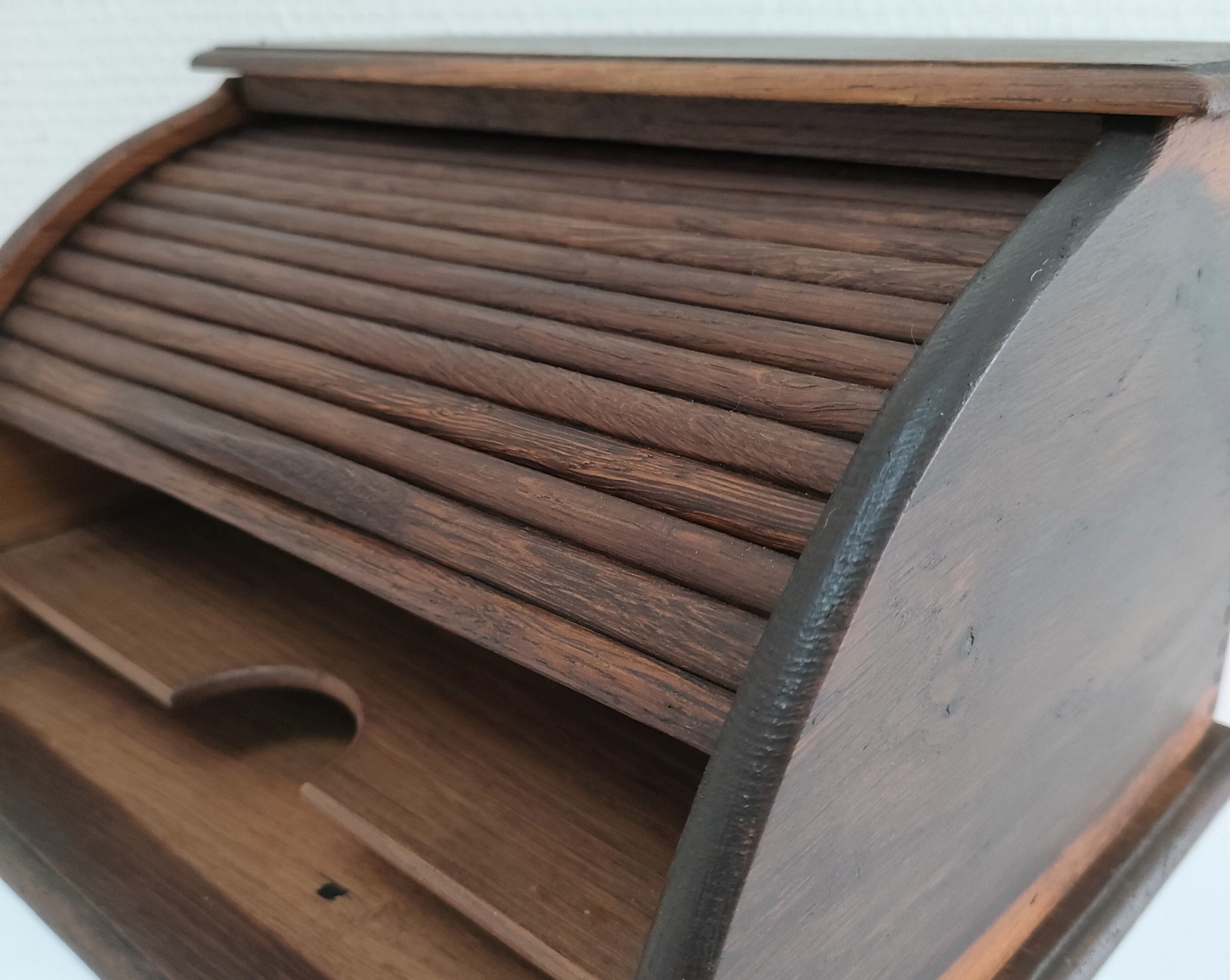 Solid wood writing with vintage curtain