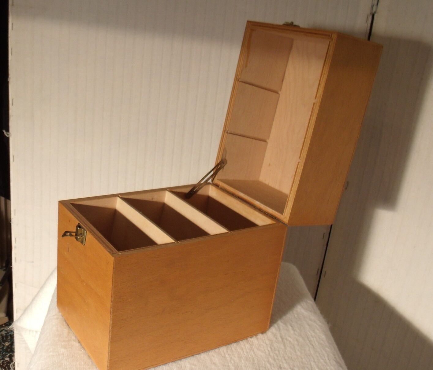 Compartmentalized wooden plug box