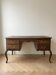 Bureau ancien style Louis XV en bois massif