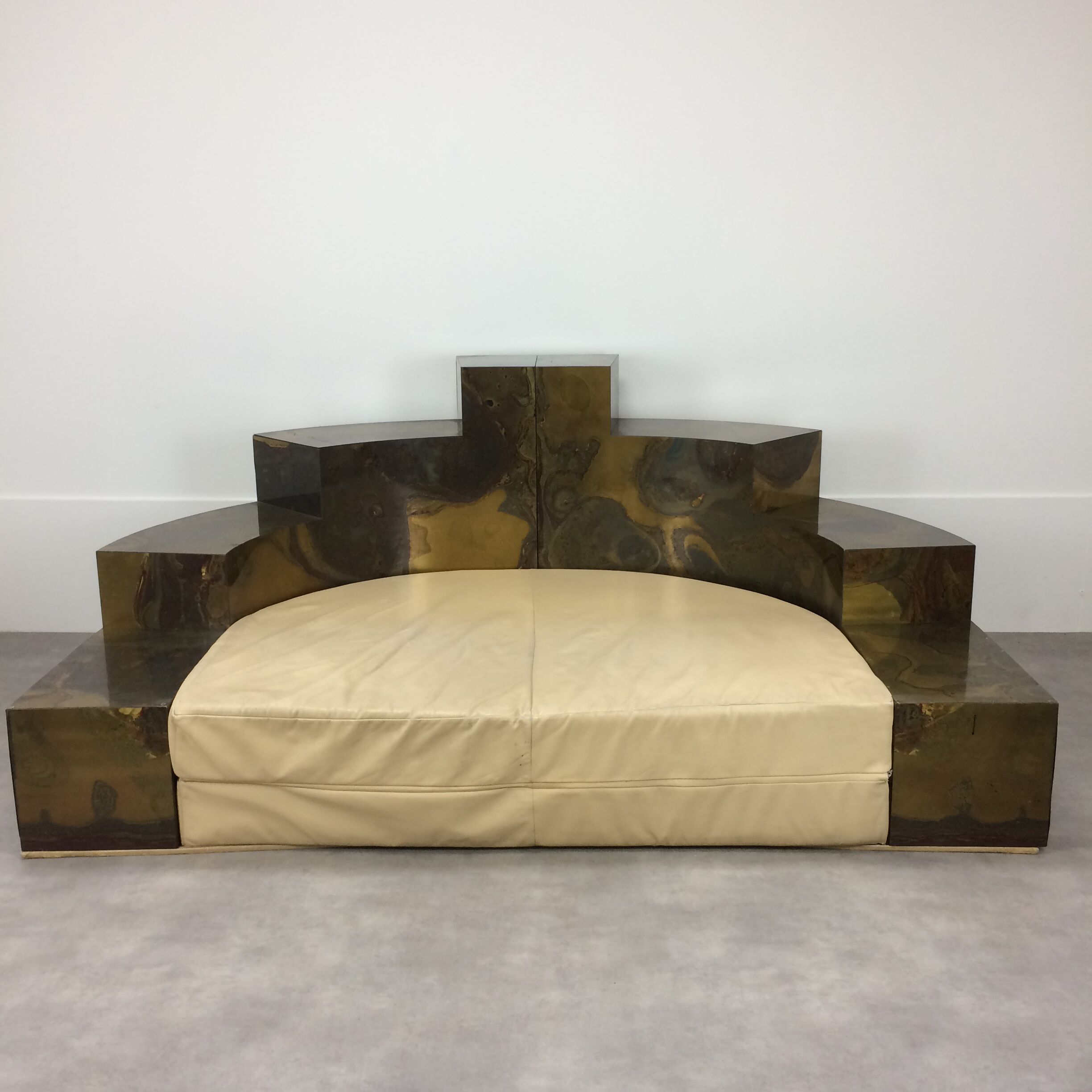 Sculptural brass sofa 70s