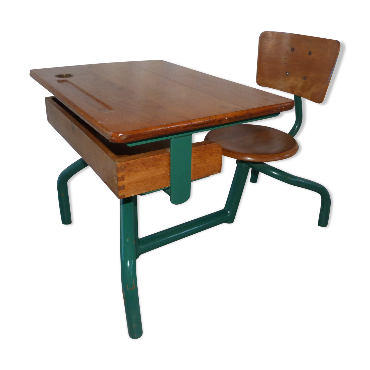 Evolutionary 50's school desk