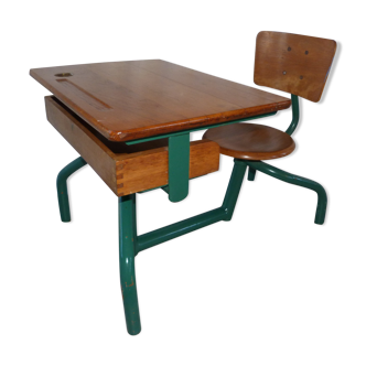 Evolutionary 50's school desk