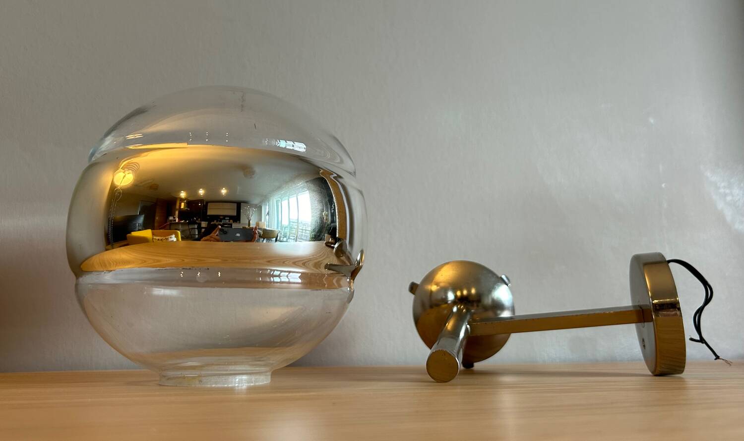 Vintage ball wall lamp