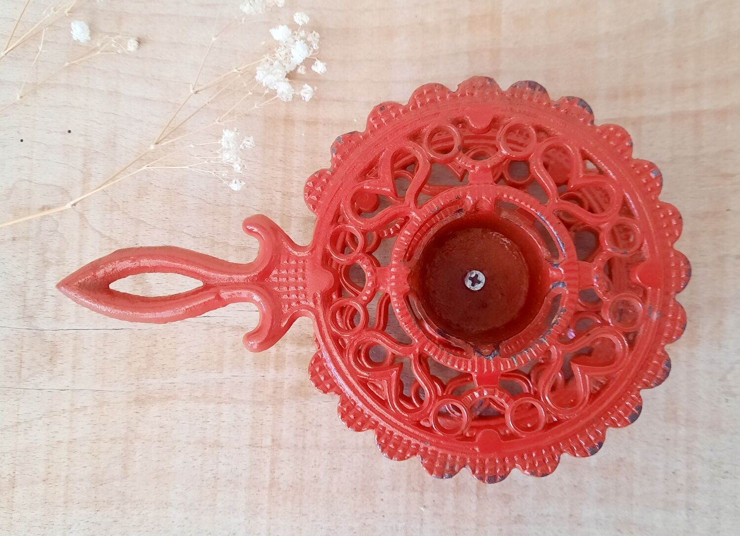 Enamelled cast iron flat heater