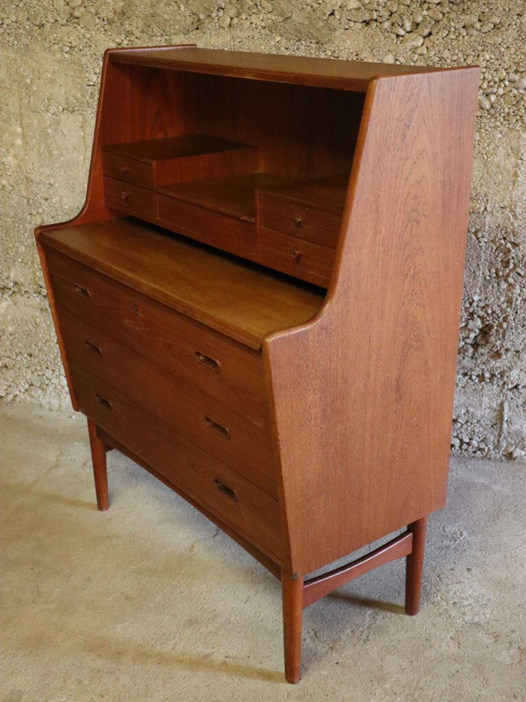 Scandinavian writing desk of Arne Wahl Iversen for Vinde Møbelfabrik 1960