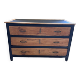 Old chest of drawers
