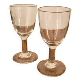 2 petits verres à pied