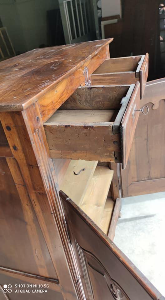 Solid walnut sideboard from the late 18th century, Transition period