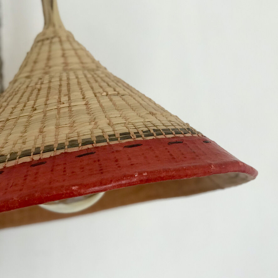 Straw hat suspension