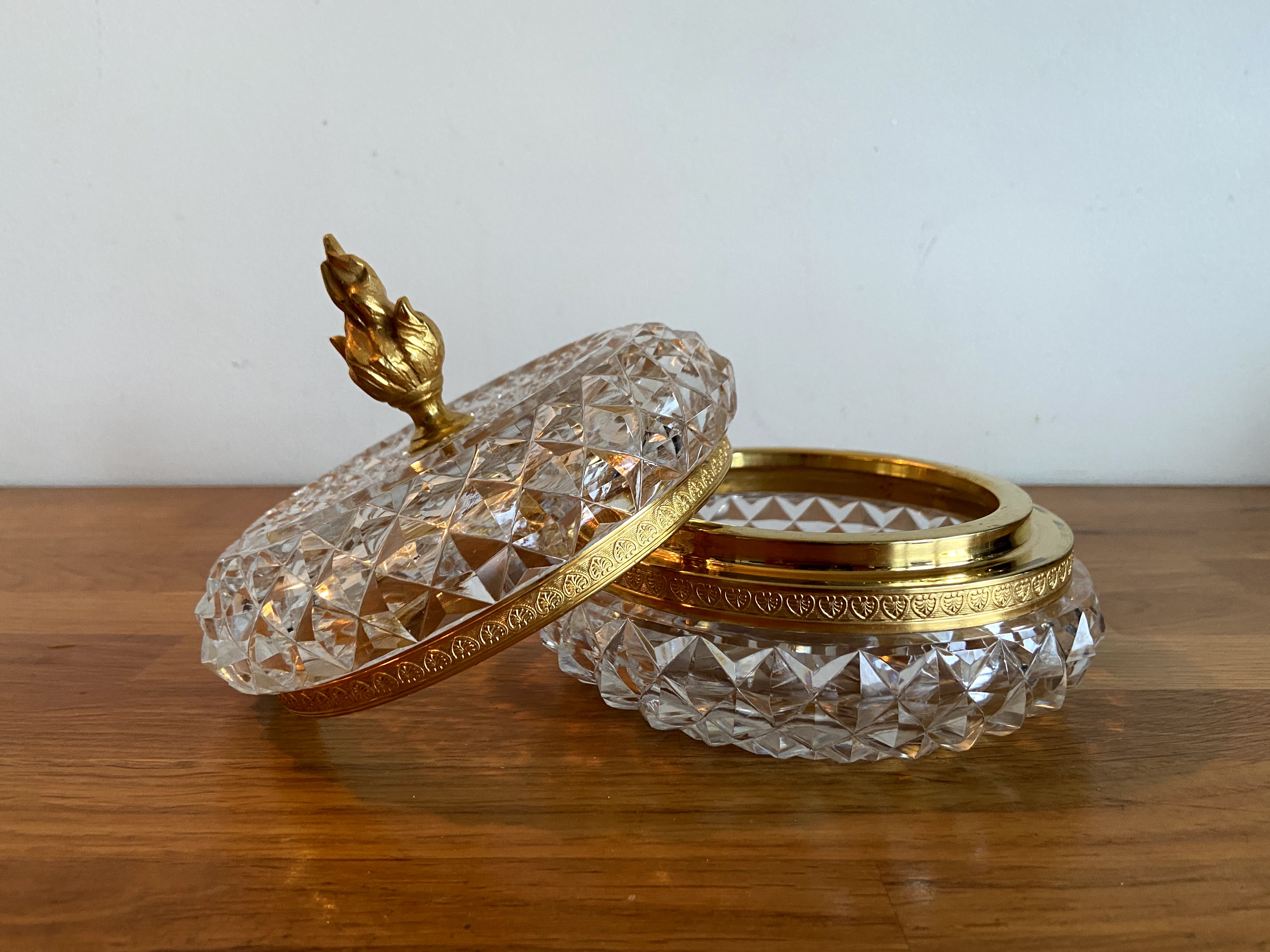 Crystal and gold metal candy