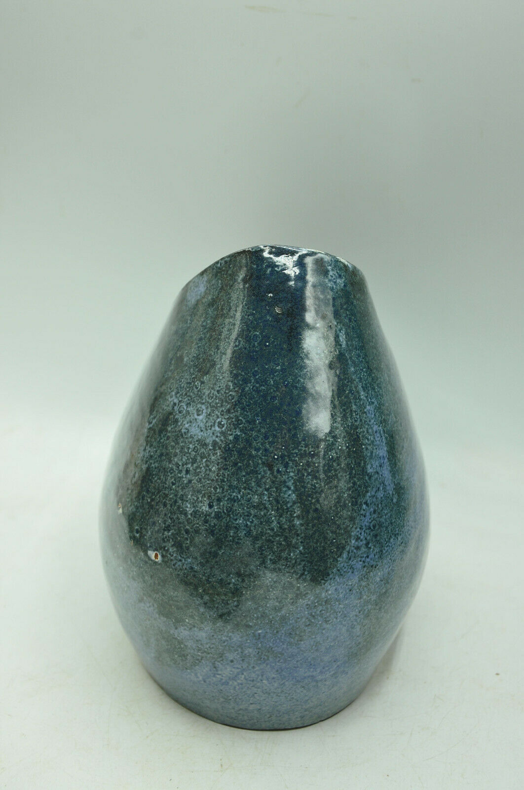 Vase piece of form in reeds