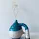 Poterie en terre cuite émaillée bleu et crème