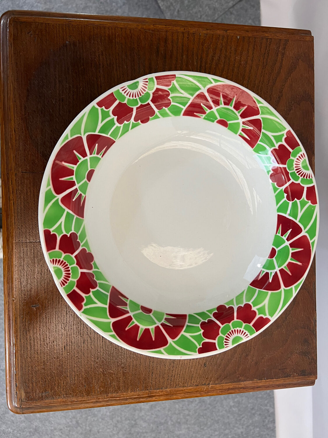 Hollow round dish sarreguemines art nouveau