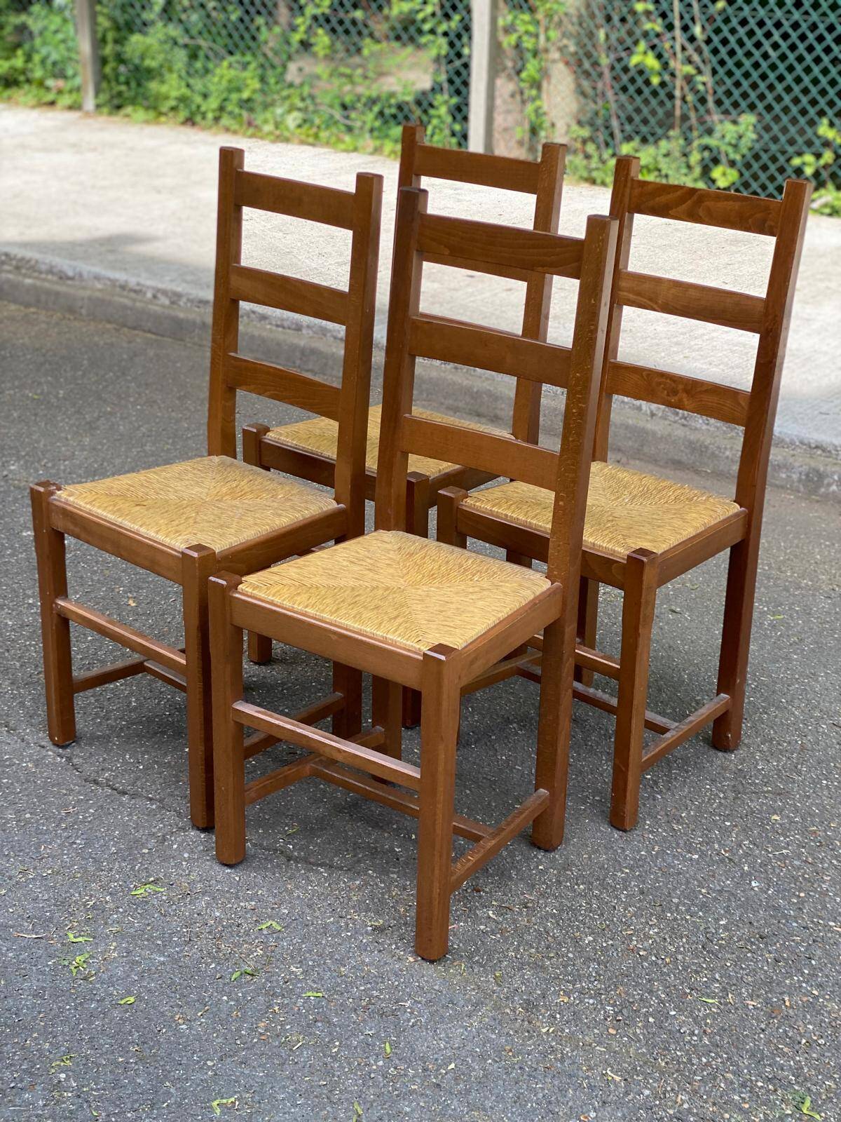 4 solid wood and straw chairs, farmhouse style from the 1950s.