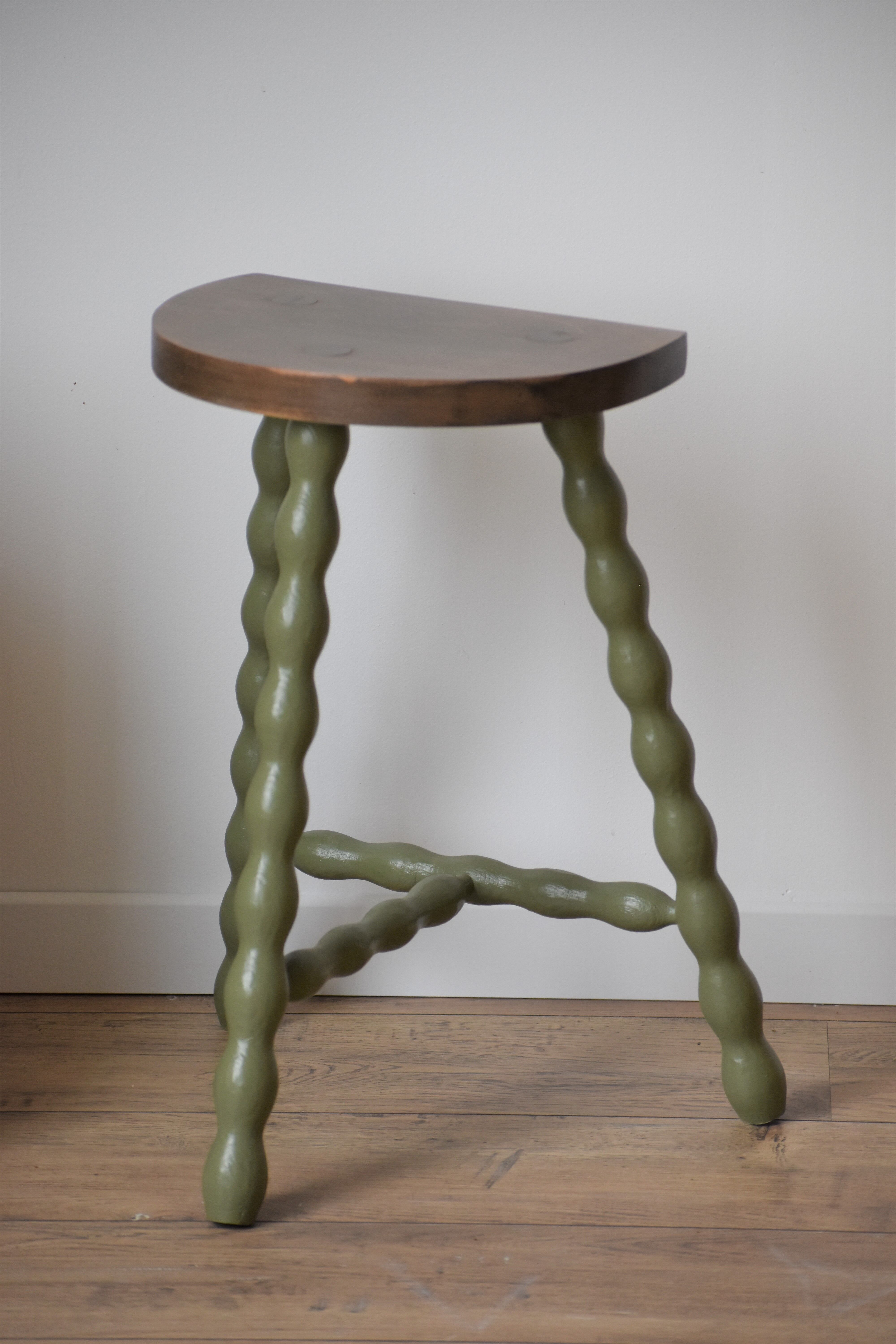 Tripod stool