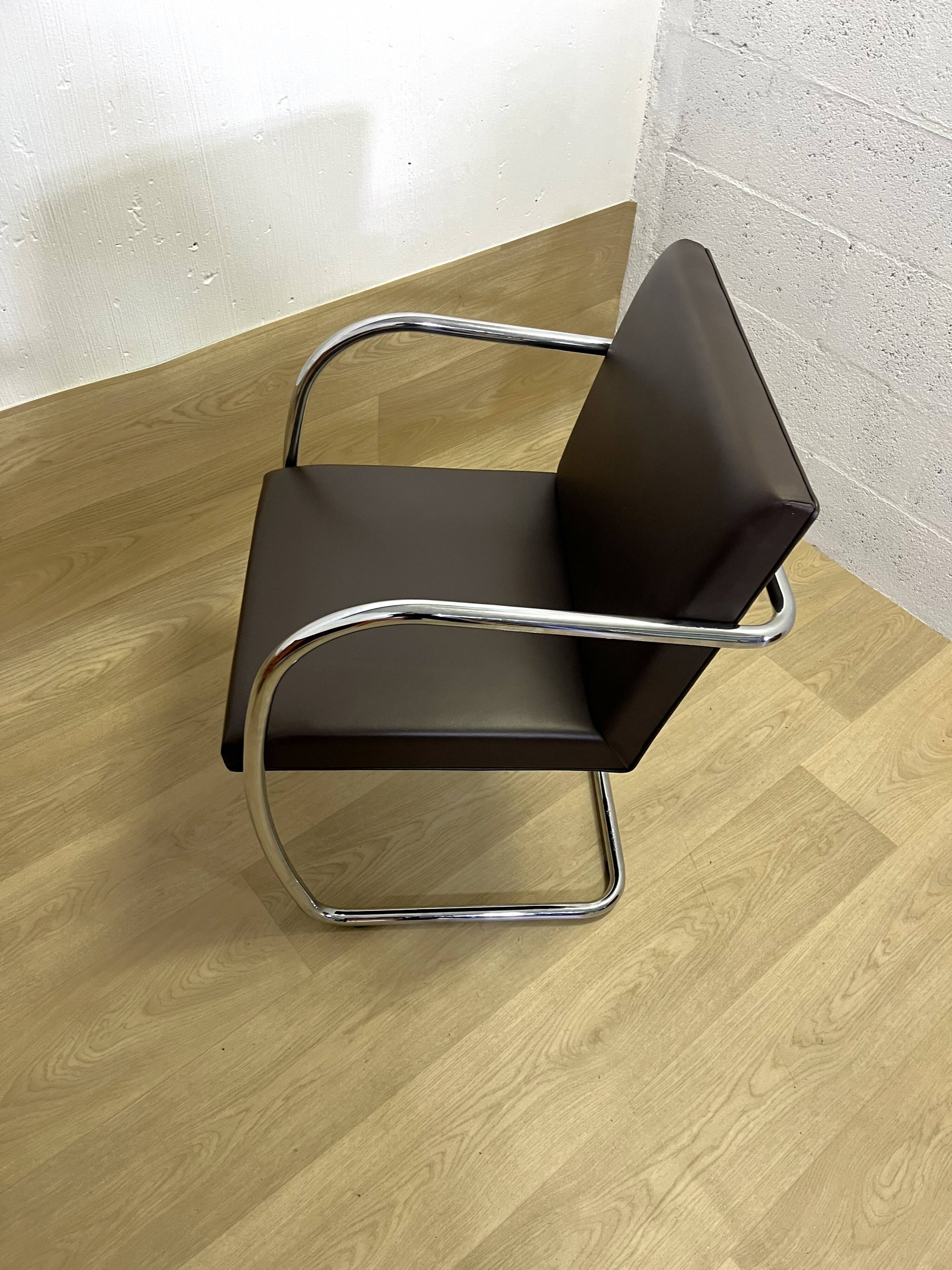 Chaise Brno Knoll par Ludwig Mies van der Rohe