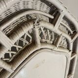 Miroir vintage en rotin blanc à encadrement gothique