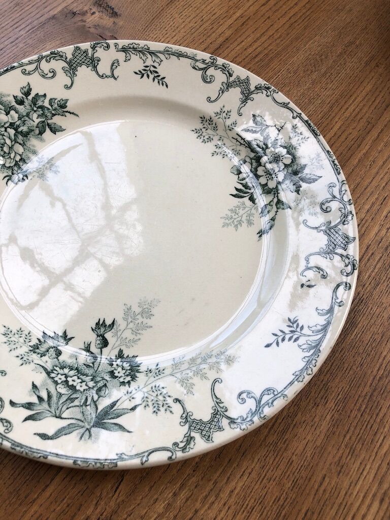 4 plates Iron Earth H.C.