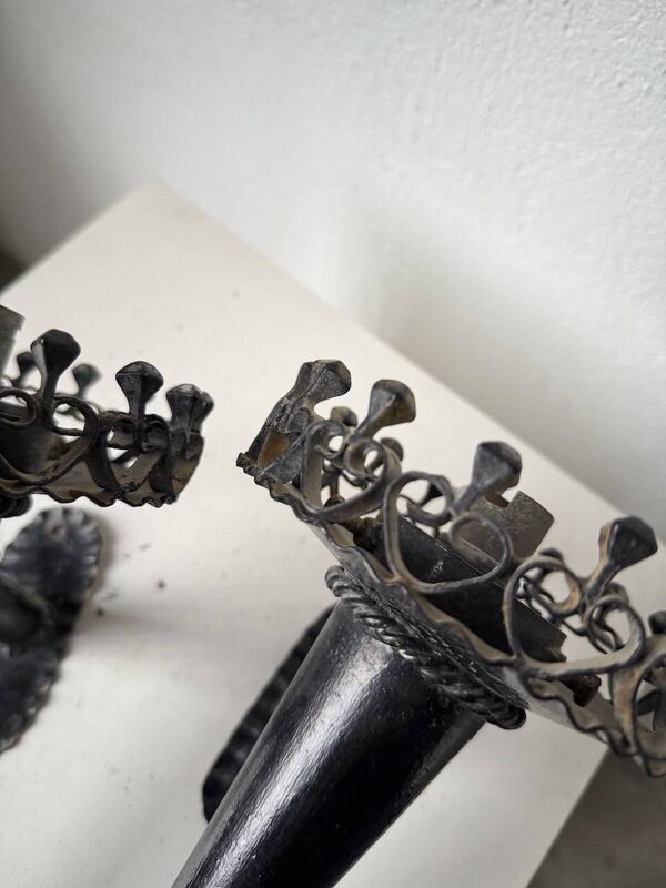Appliques brutalistes noires métal