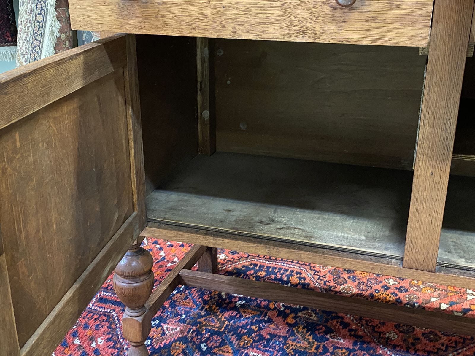 Early 20th century English oak buffet