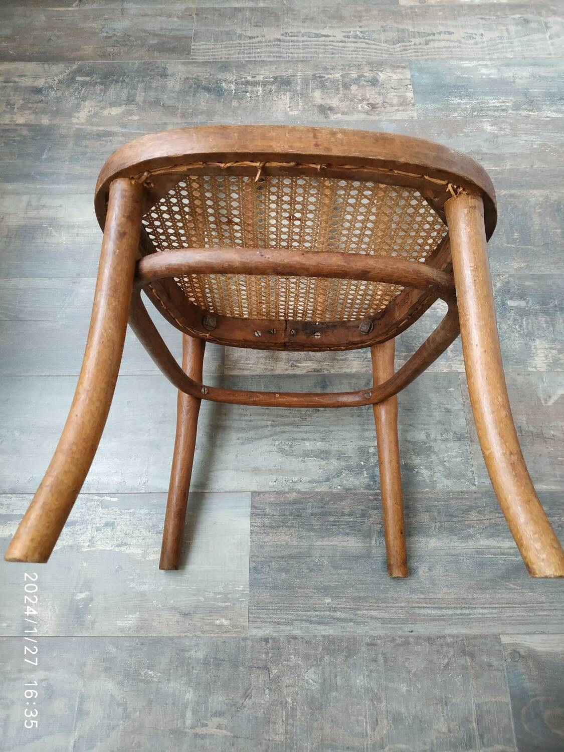 Chaise basse Thonet