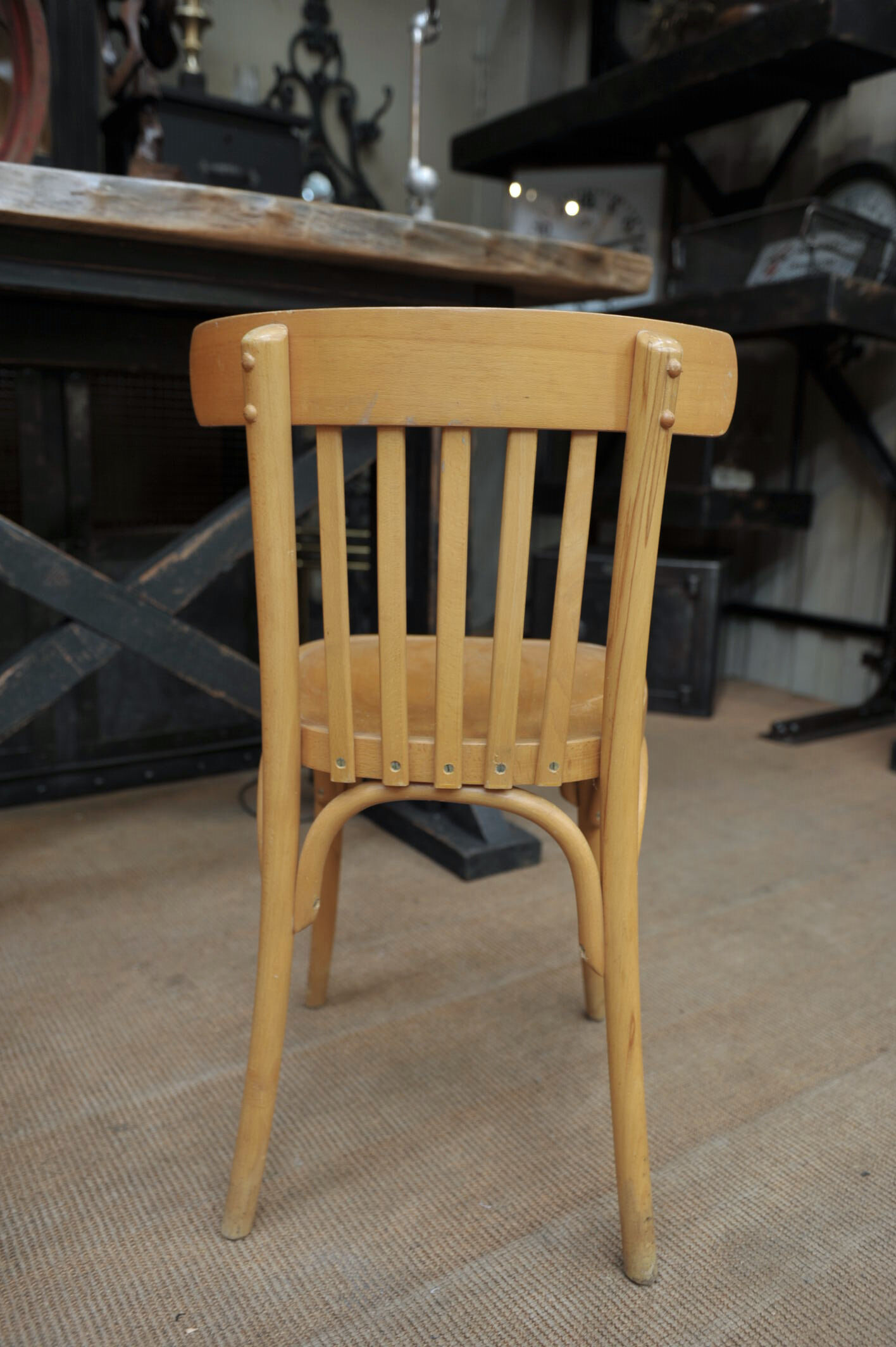 Lot de 6 anciennes chaises bistrot en hêtre courbé des années 1950
