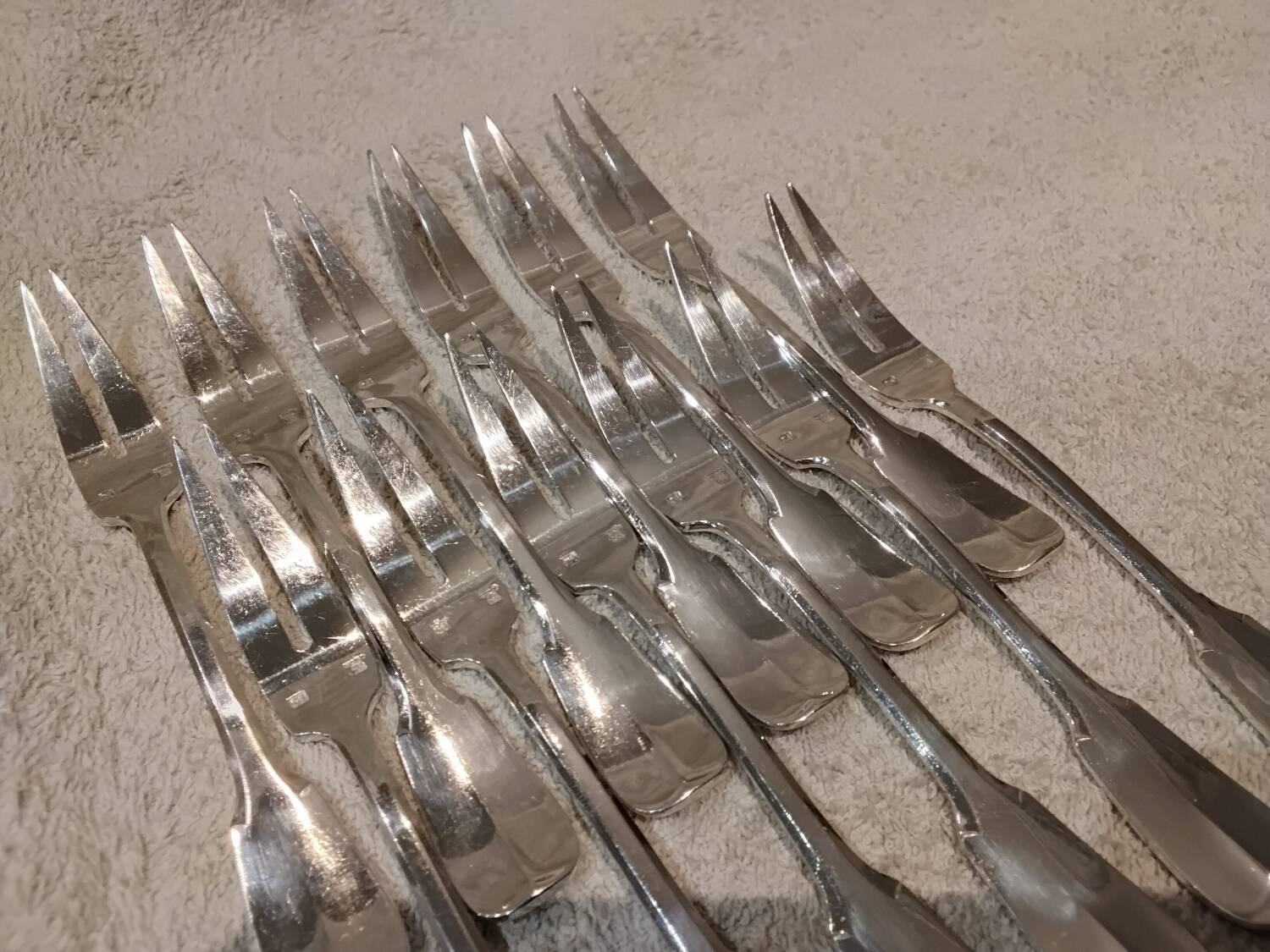 12 fourchettes à escargots métal argenté orfèvre Francia uni-plat