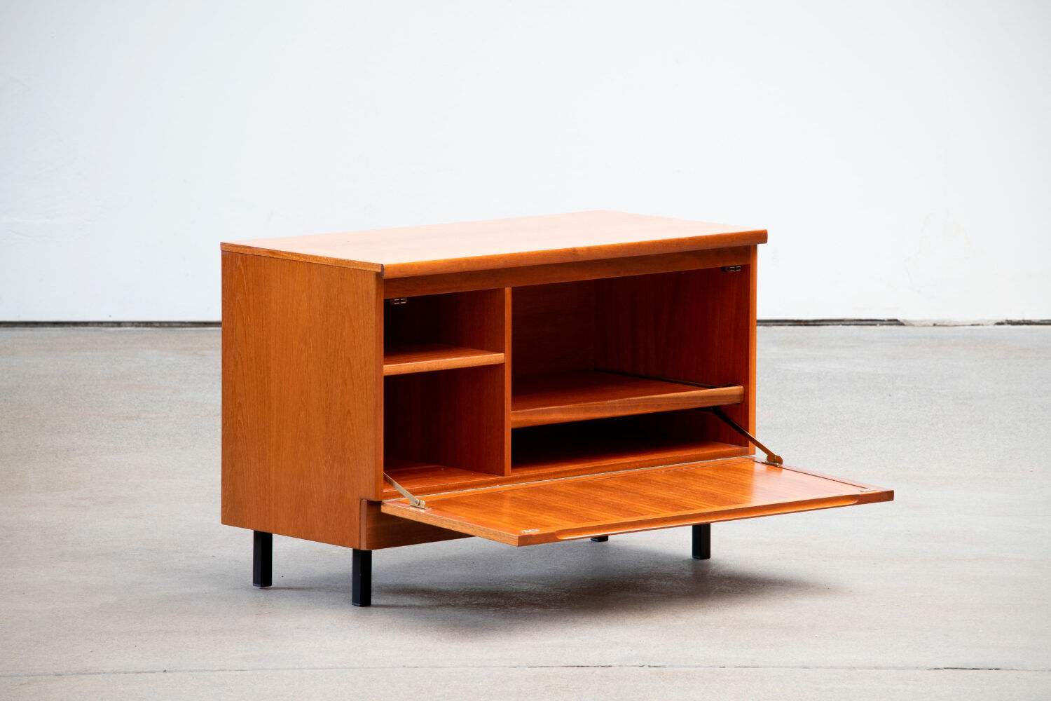 Buffet / vintage Scandinavian vinyl furniture 1960