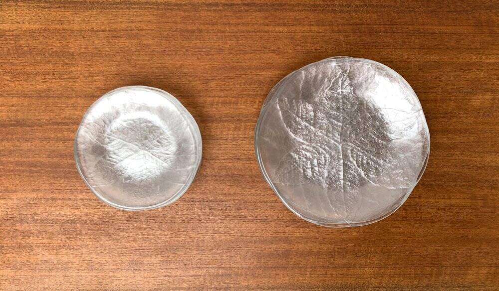 Vintage floral glass plates from Sweden by Ann Wärff for Kosta Boda, set of 11.