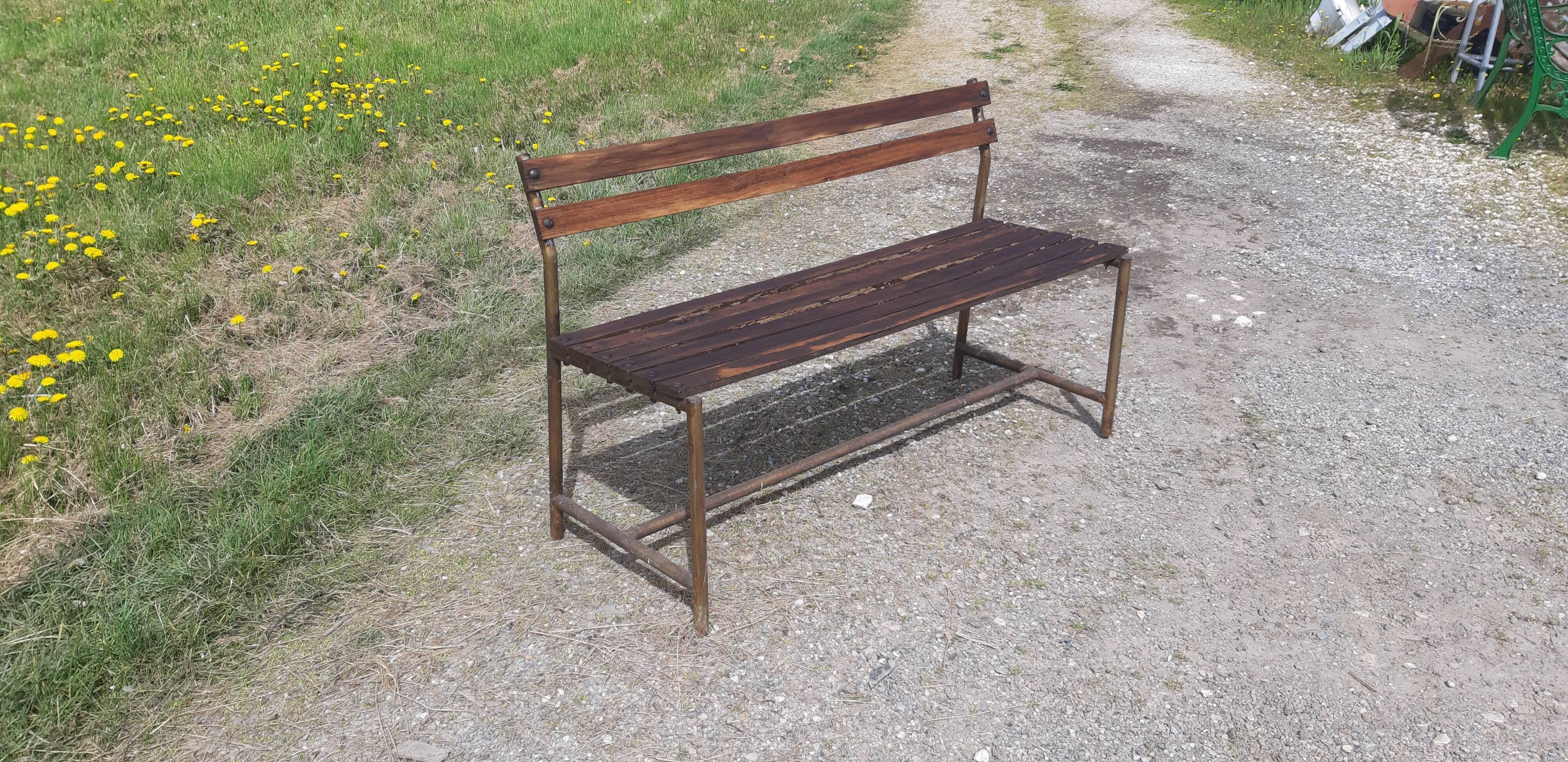 Bench of the 50s in iron and wood