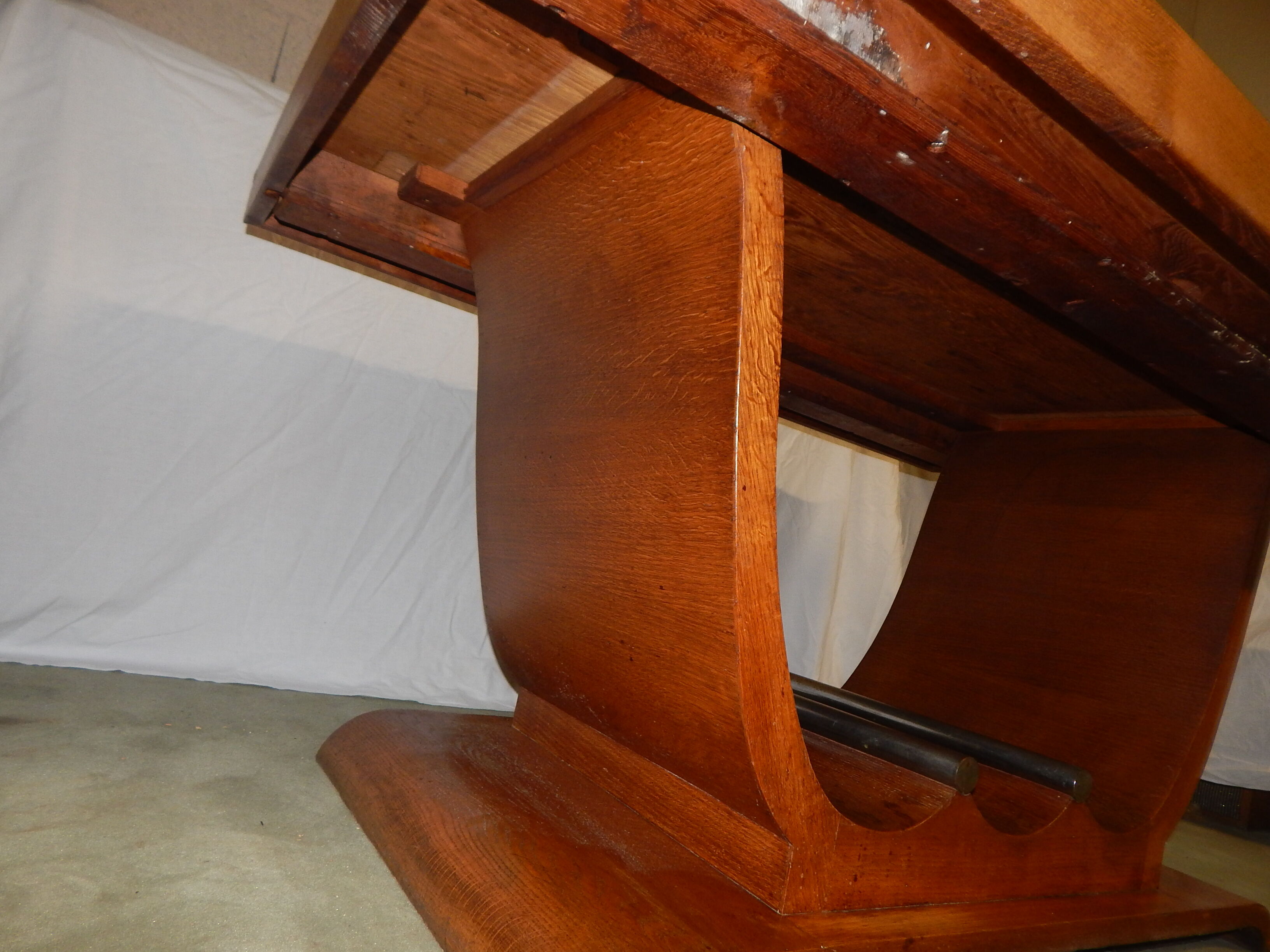 Art deco dining table