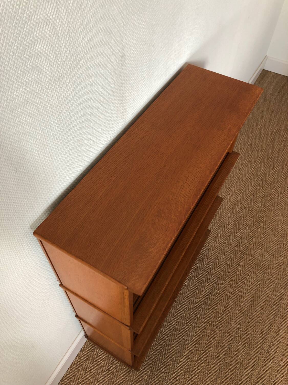 Shelf / display case