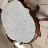 Pedestal table