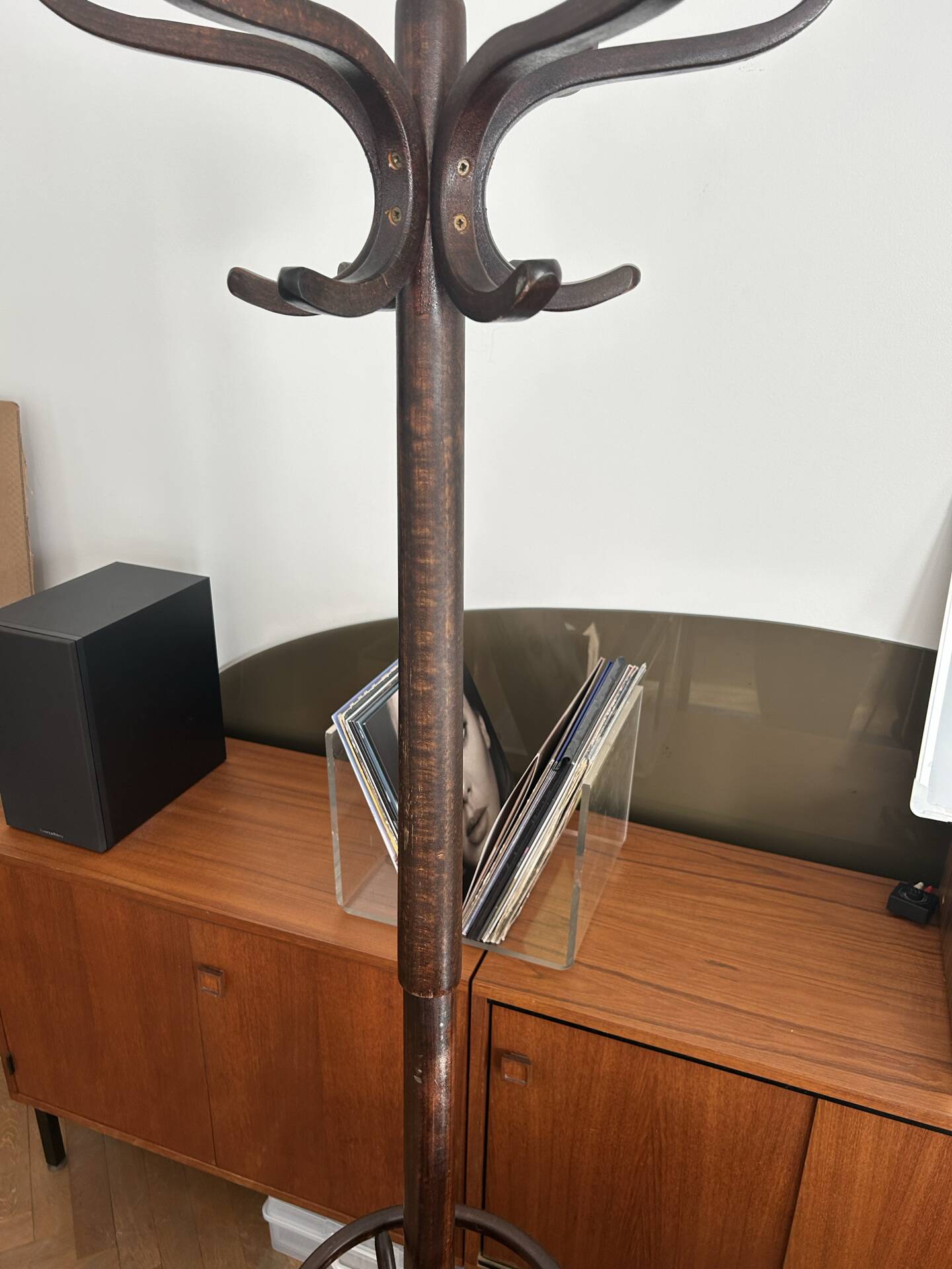 Baumann coat rack, swivelling parrot design from the 60s/70s in wood.