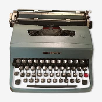 Machine à écrire Olivetti Lettera 32